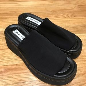 Steve Madden black wedge sandal